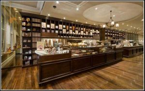 دکوراسیون مغازه شکلات فروشی