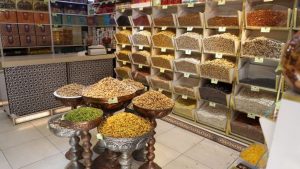 طراحی دکوراسیون مغازه خشکبار